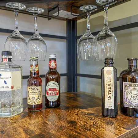 Pass The Keys Family Friendly In Baildon Court-free Parking