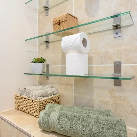 Pass The Keys Family Friendly In Baildon Court-free Parking