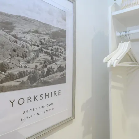 Apartment Pass The Keys Family Friendly In Baildon Court-free Parking Bradford (West Yorkshire)