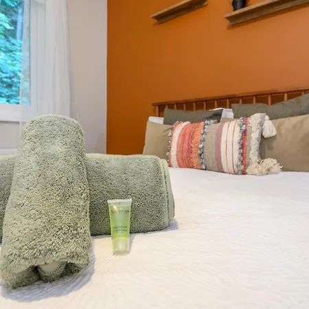 Apartment Pass The Keys Family Friendly In Baildon Court-free Parking *