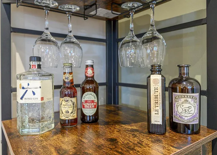 Pass The Keys Family Friendly In Baildon Court-free Parking