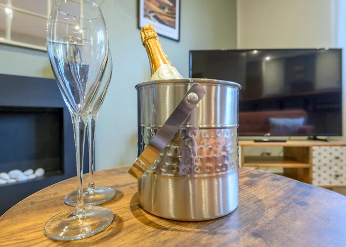 Apartamento Pass The Keys Family Friendly In Baildon Court-free Parking *