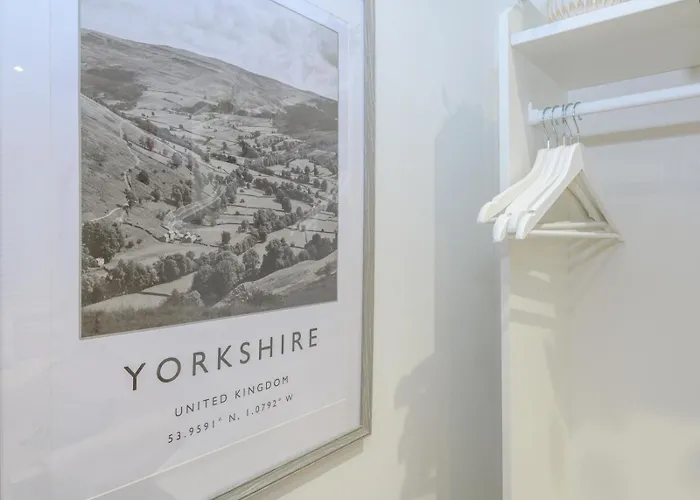 Apartment Pass The Keys Family Friendly In Baildon Court-free Parking Bradford (West Yorkshire)