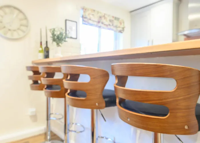 Apartment Pass The Keys Family Friendly In Baildon Court-free Parking *